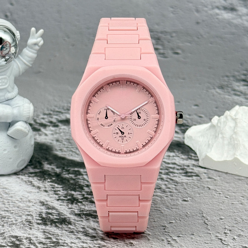 Berühmte Marke, gefälschte Uhr – Luxury Watch Mockup Bewertung und Preis