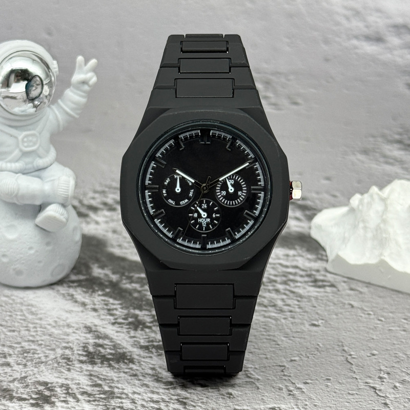 Berühmte Marke, gefälschte Uhr – Luxury Watch Mockup Bewertung und Preis